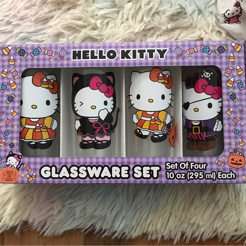 Hello Kitty Halloween glassware set of 4, NEW!
